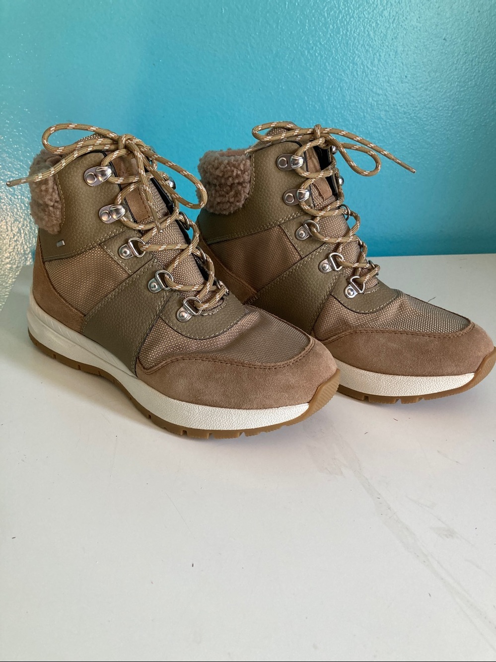 Geox D Braies B ABX Womens Hiking Winter Boots Waterproof Size 38  Light Olive